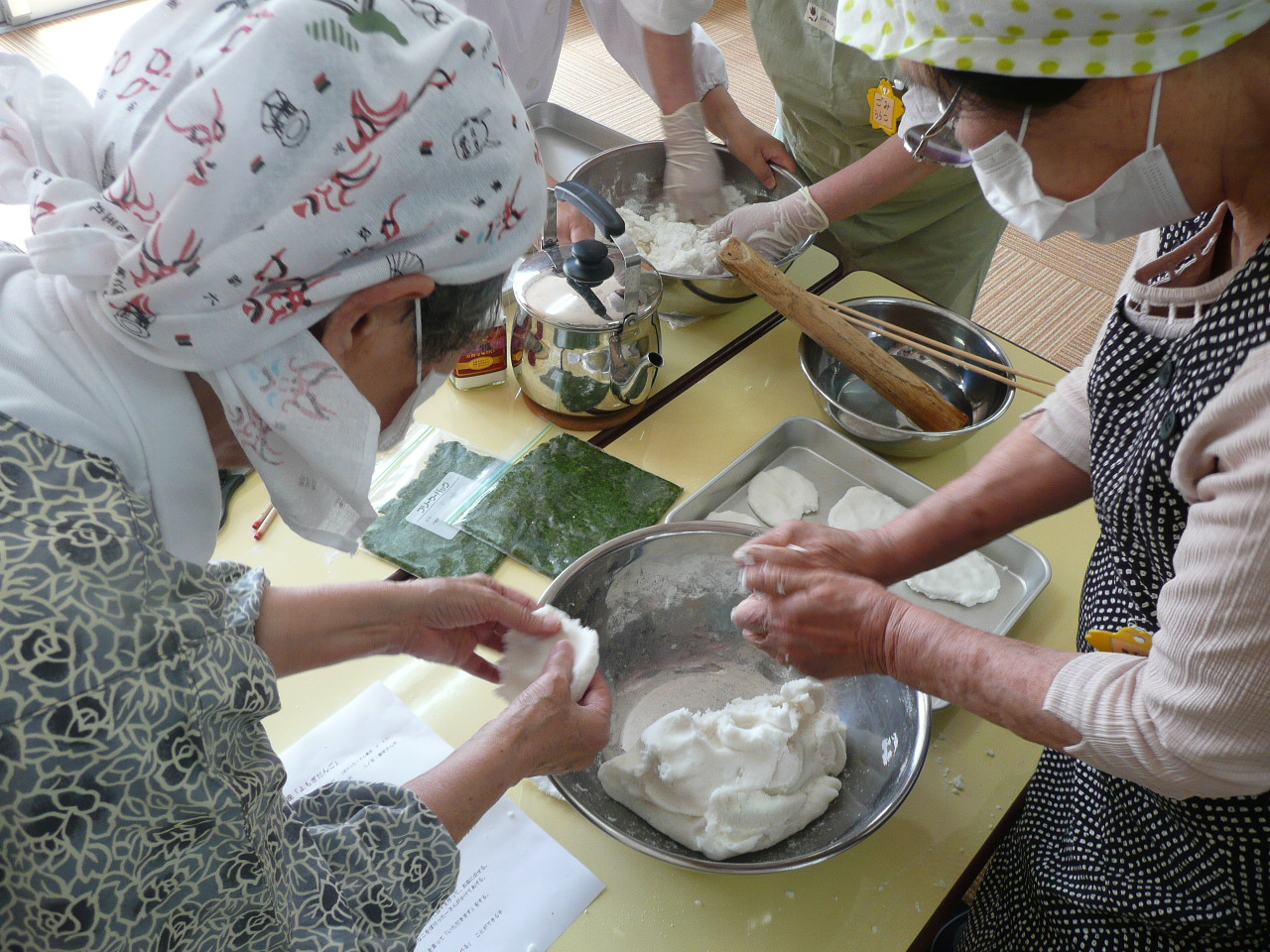 よもぎ団子準備